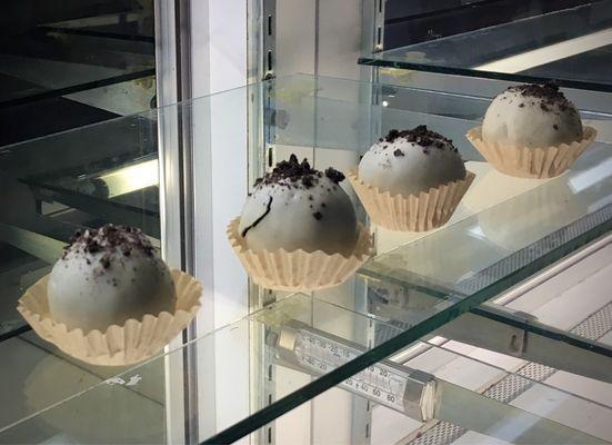 Macaronage Sweets And Patisserie