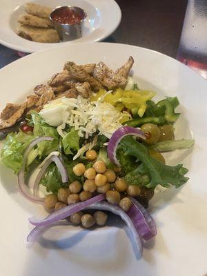 Salad bar & grilled chicken