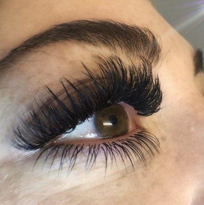 Mega volume and bottom lashes