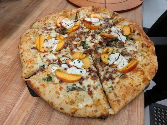 Cheezy's Artisan Pizza