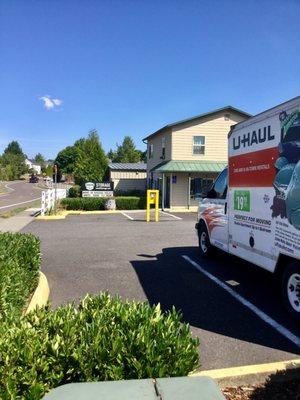 U-Haul Neighborhood Dealer