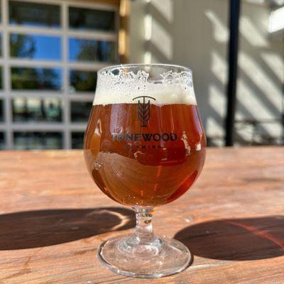 Canyonwalls, an amber ale. Malty, hoppy, bready biscuit and light bodied.