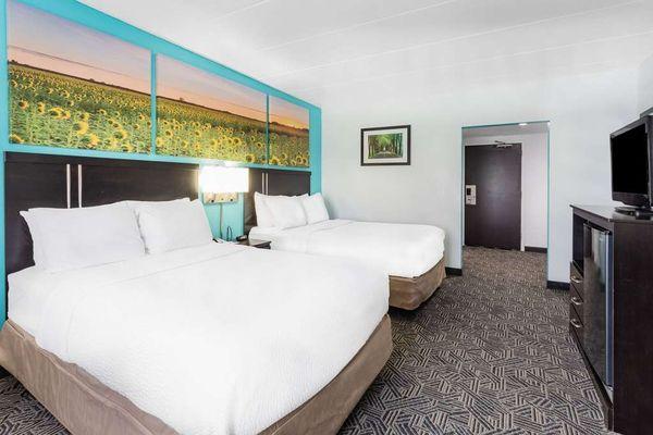 Days Inn by Wyndham Livonia - Detroit