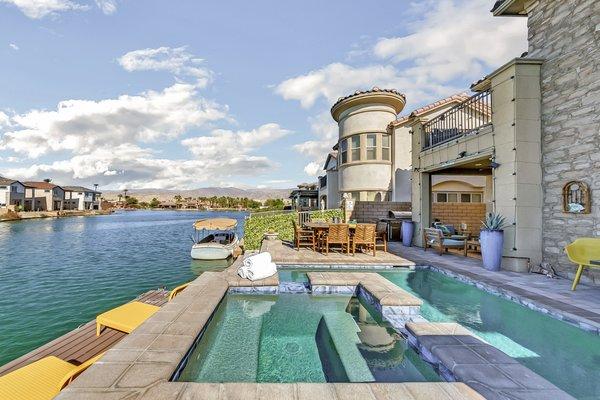 Ven Casa Vacation Rentals