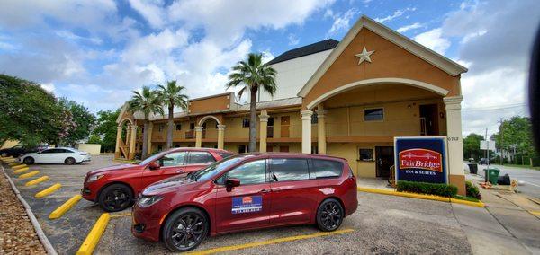 Main Entrance+shuttle