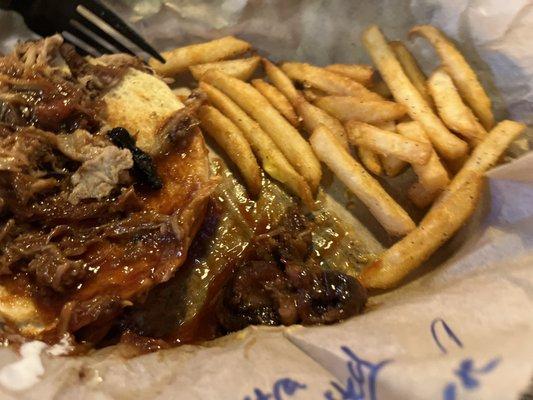 Pulled bbq pork sandwich-