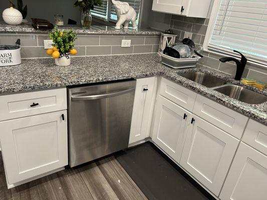 Onyx Cleaning & Organizing Services