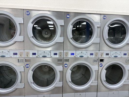 30 lbs Dryers , 25cents for 8 Minutes