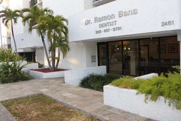 Ramon Bana, DDS - Miami Sedation & Cosmetic Dentistry