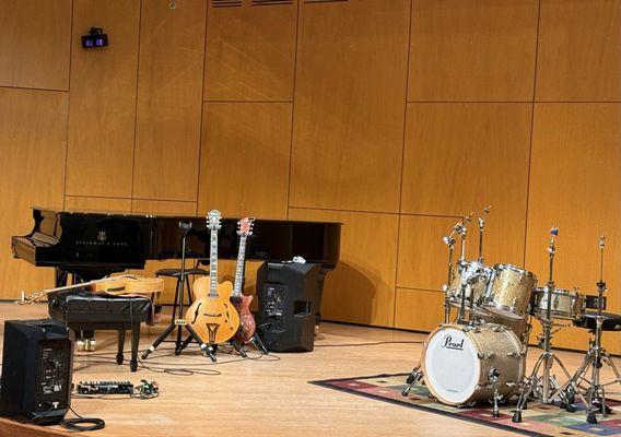 Pat Methany and Billy Hart to perform.