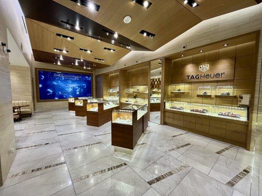 Rocks the Jewelers at MGM