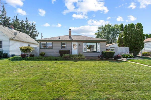 Shelly Janke - Coldwell Banker Realty