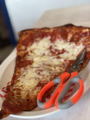 Lunch special pepperoni pizza slice