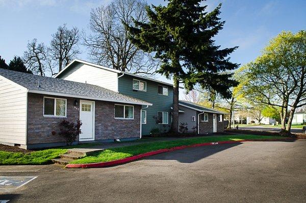 Sunrise Village Apartment Homes in Portland, OR - Templeton Property Management, NFN Investments