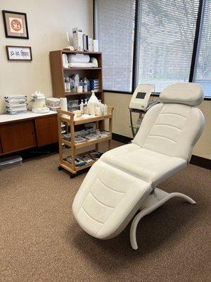 Godly Electrology operates a private, comfortable, clean and professional hair removal clinic.