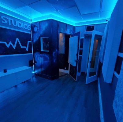 Starrmix Studios LLC