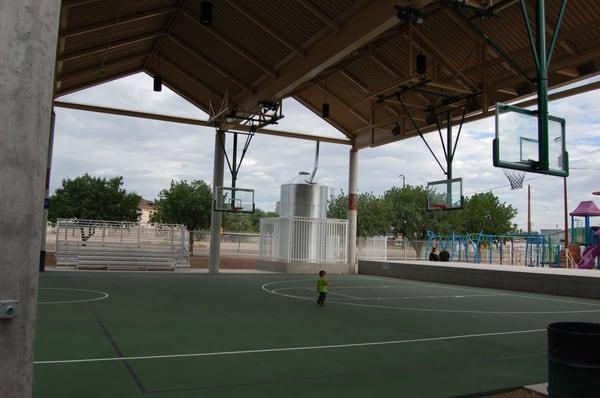 The great basketball courts! Covered from the sun and rain...