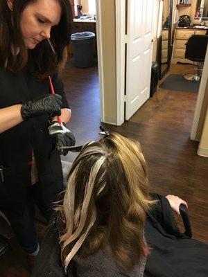 Painting balayage highlights