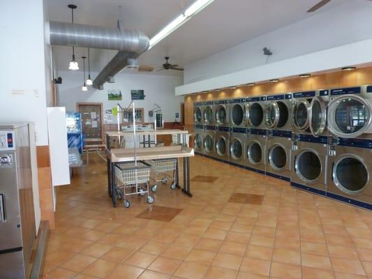 Lavanderia Laundromat