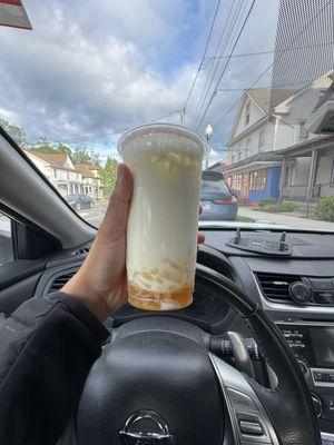 Pinapple fruit tea with lychee jelly and cheese cream