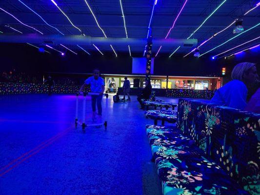 Seat bench in the middle of the skating rink