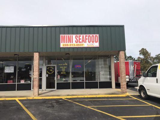 Mini Kitchen and Hot Seafood