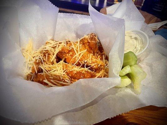 Lefty's Wings & Grill