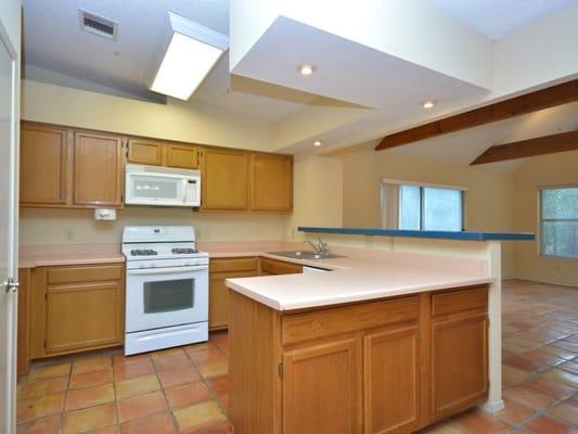 Nisa Alfarache - Kent Redding Group