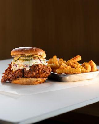 TWIST HOT CHICKEN
fried chicken in your choice of heat level, creamy coleslaw, twist sauce, dill pickles