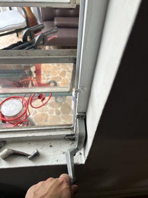 Advance Glass Contractor