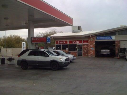 Buck's Fuel & Service