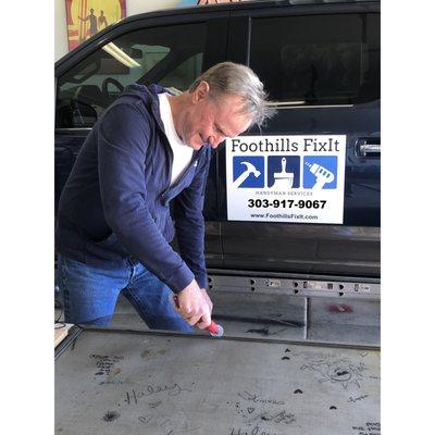 Repairing a window screen