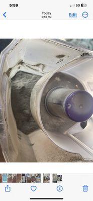 At 5:59 PM we look into the vacuum container.