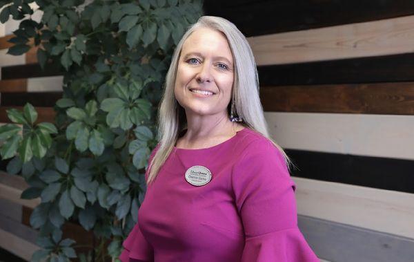 Edward Jones - Financial Advisor: Deanne Gierke