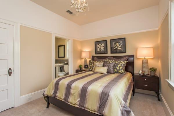 3105 Deakin - Bedroom