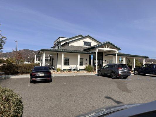 Clinton Keith Veterinary Hospital