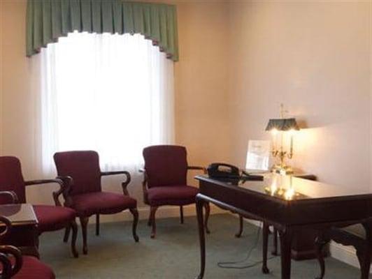 WASHBURN-MCREAVY FUNERAL CHAPELS