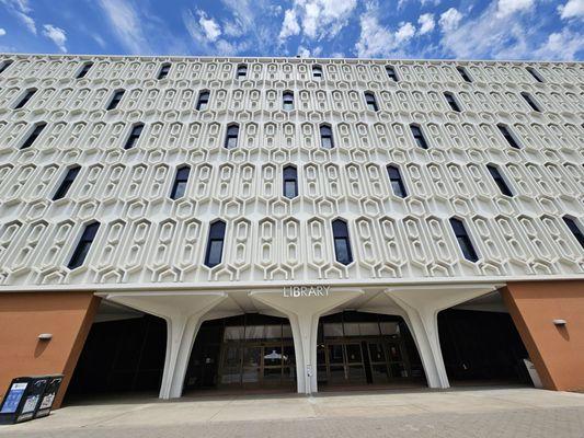 Paulina June and George Pollak Library
