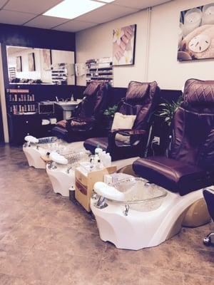 It is the place for everybody in town to get there nails and hair done. Love love this place a lot!