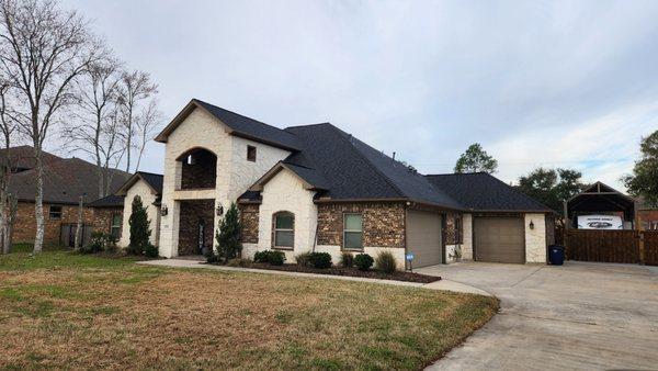 Gorgeous nee certainteed roof!