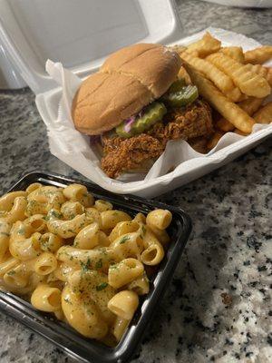 Mac & Sandwich Basket (Medium Spice)