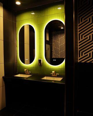 Social Junkie Sports Bar + Kitchen