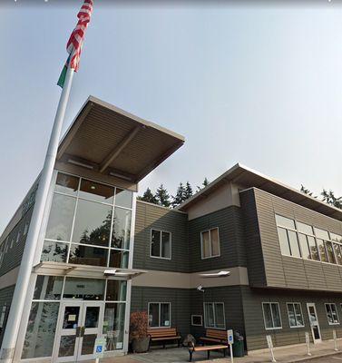 Has plenty of easy parking.