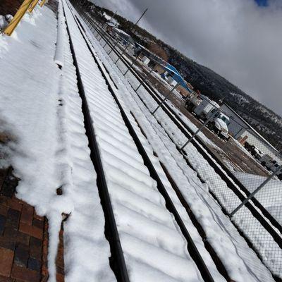 Beautiful snow on tracks!
