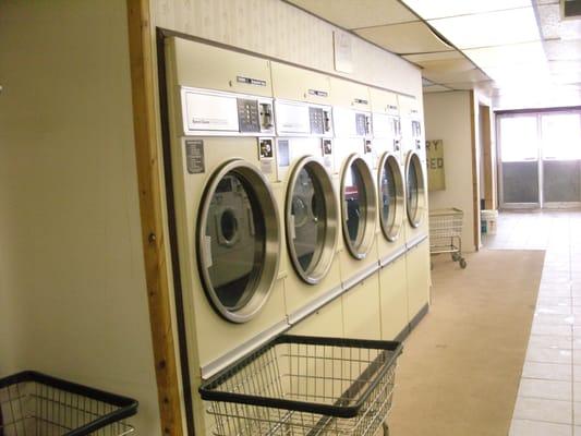 Warehouse Coinwash & Carwash