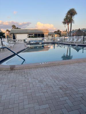 Paradise Shores Apts