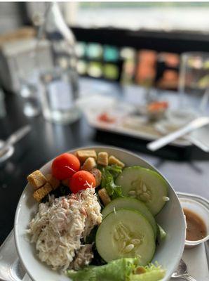 OystHERS Raw Bar & Bubbly