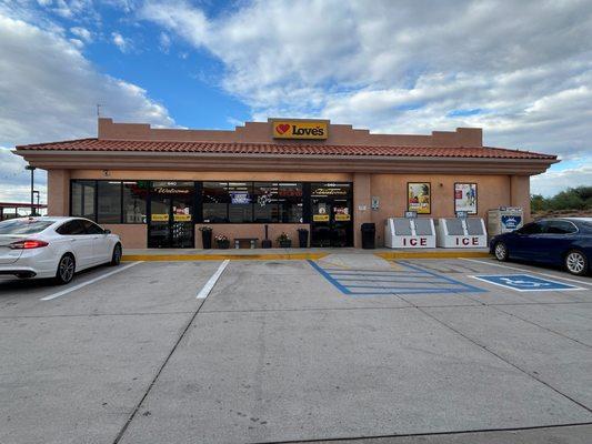 Love's Country Store