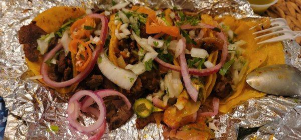 Asada, al pastor, buche, suadero, tripa Salsas bien bravas