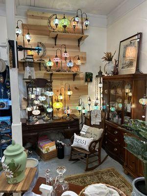 Weekend Finds Antiques & Gifts